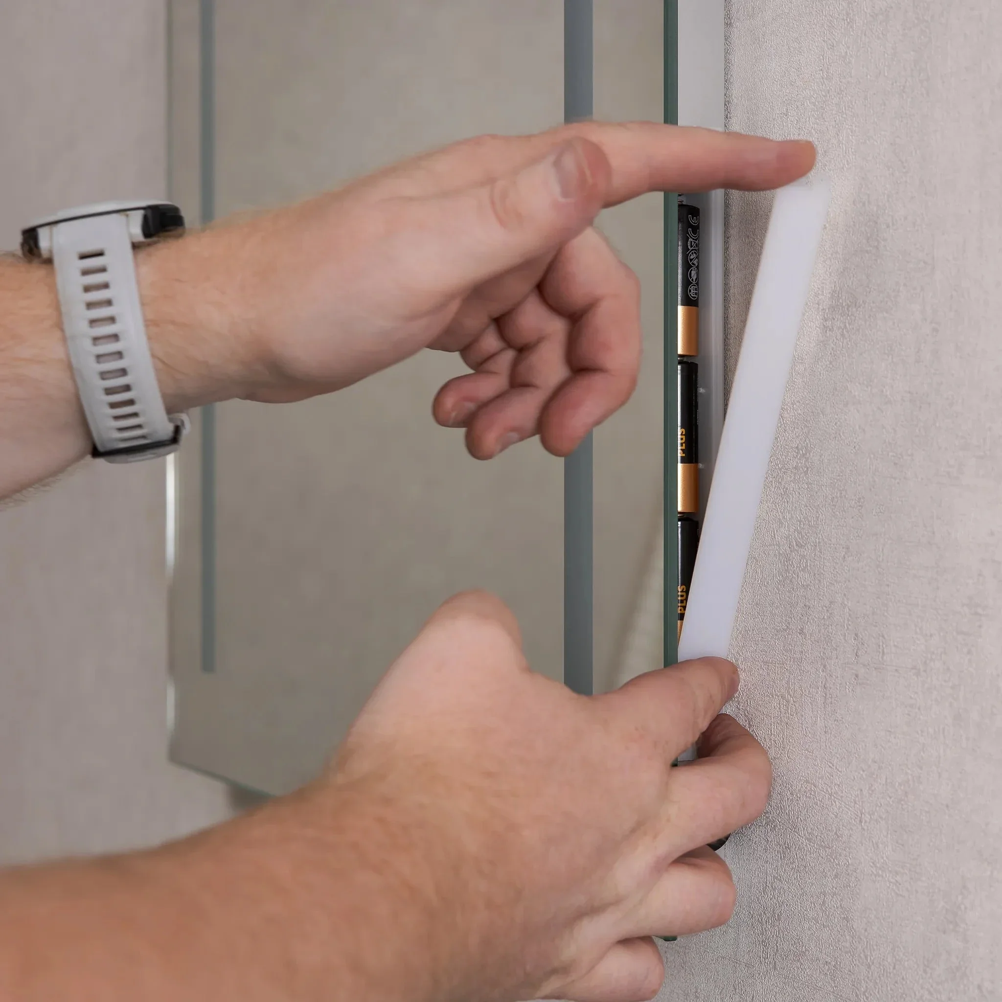 Arlo Battery LED Bathroom Mirror - Image 3