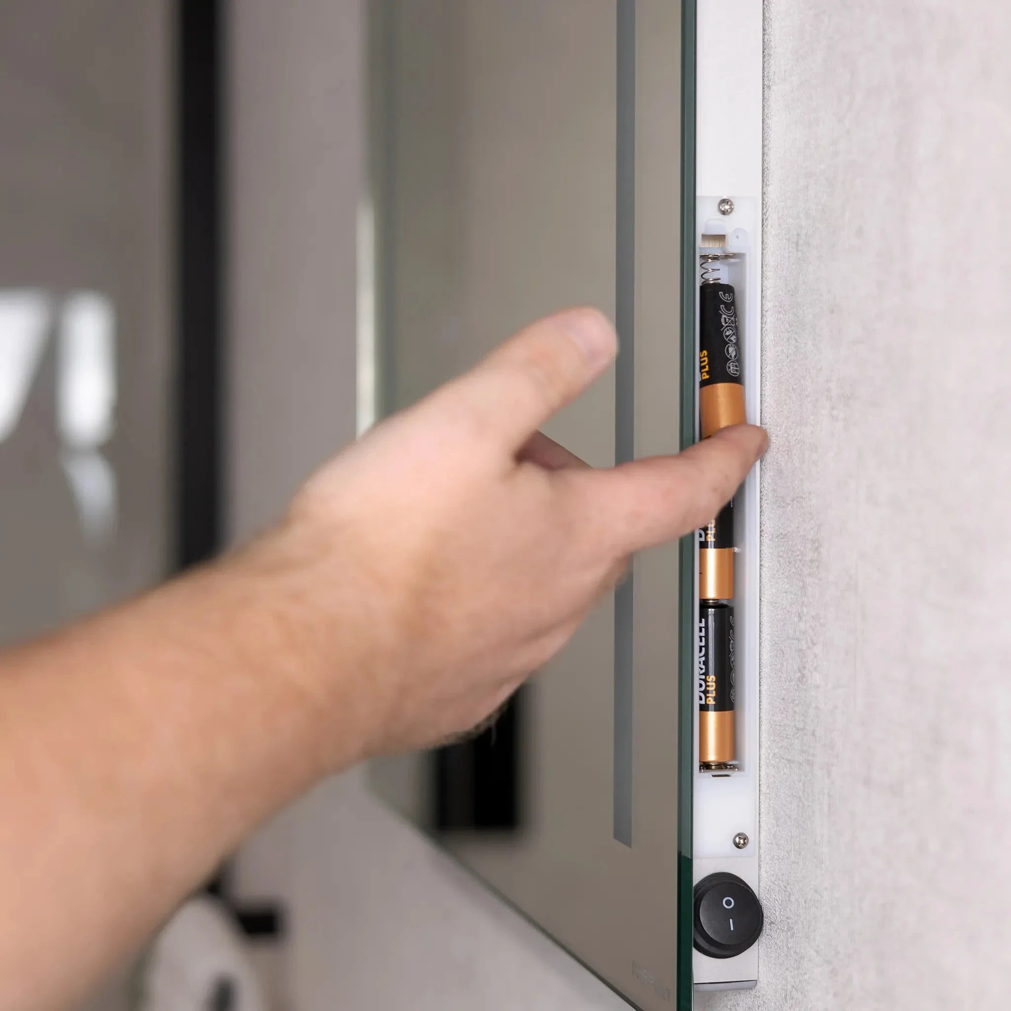 Arlo Battery LED Bathroom Mirror - Image 4