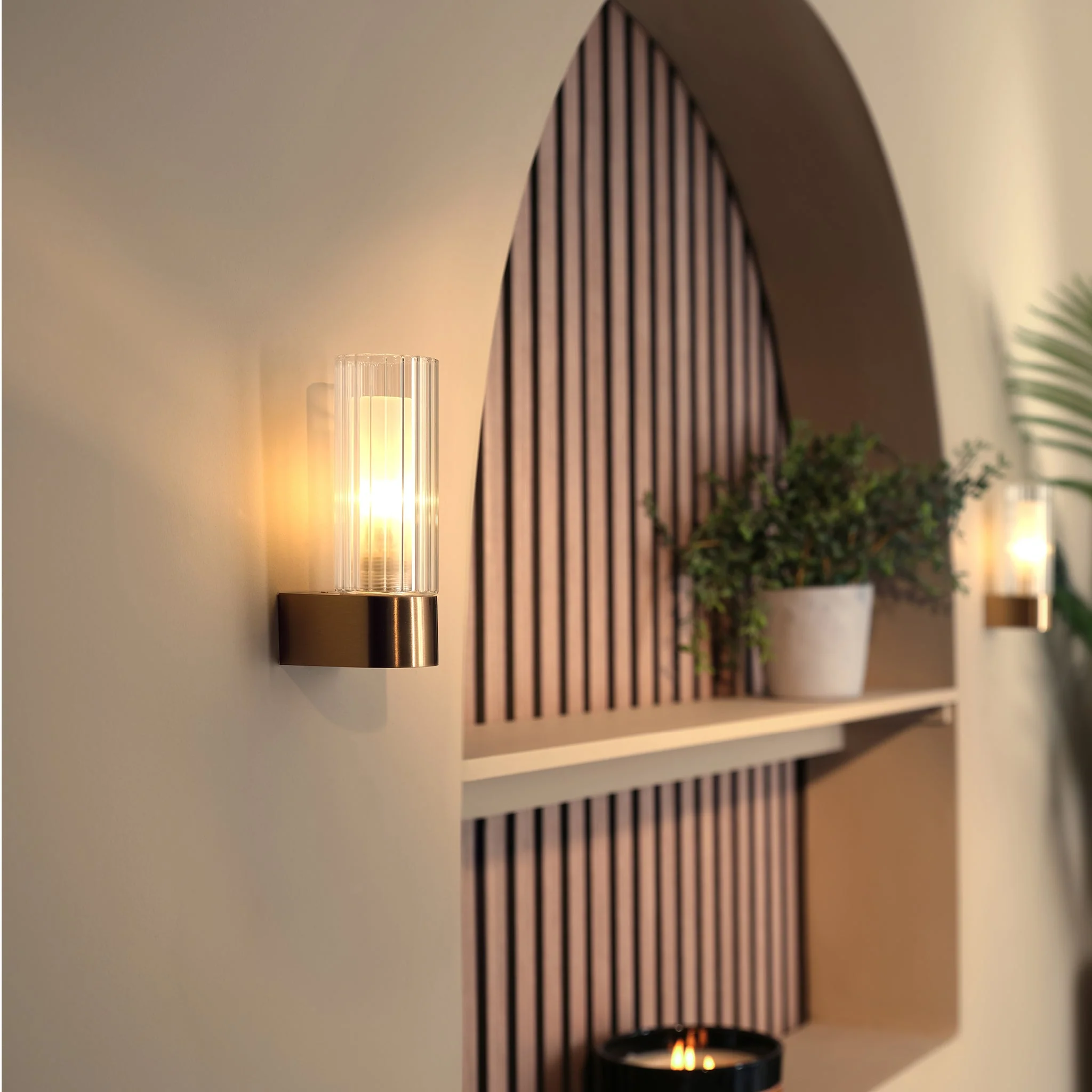 Aulos Single Wall Light - Image 4