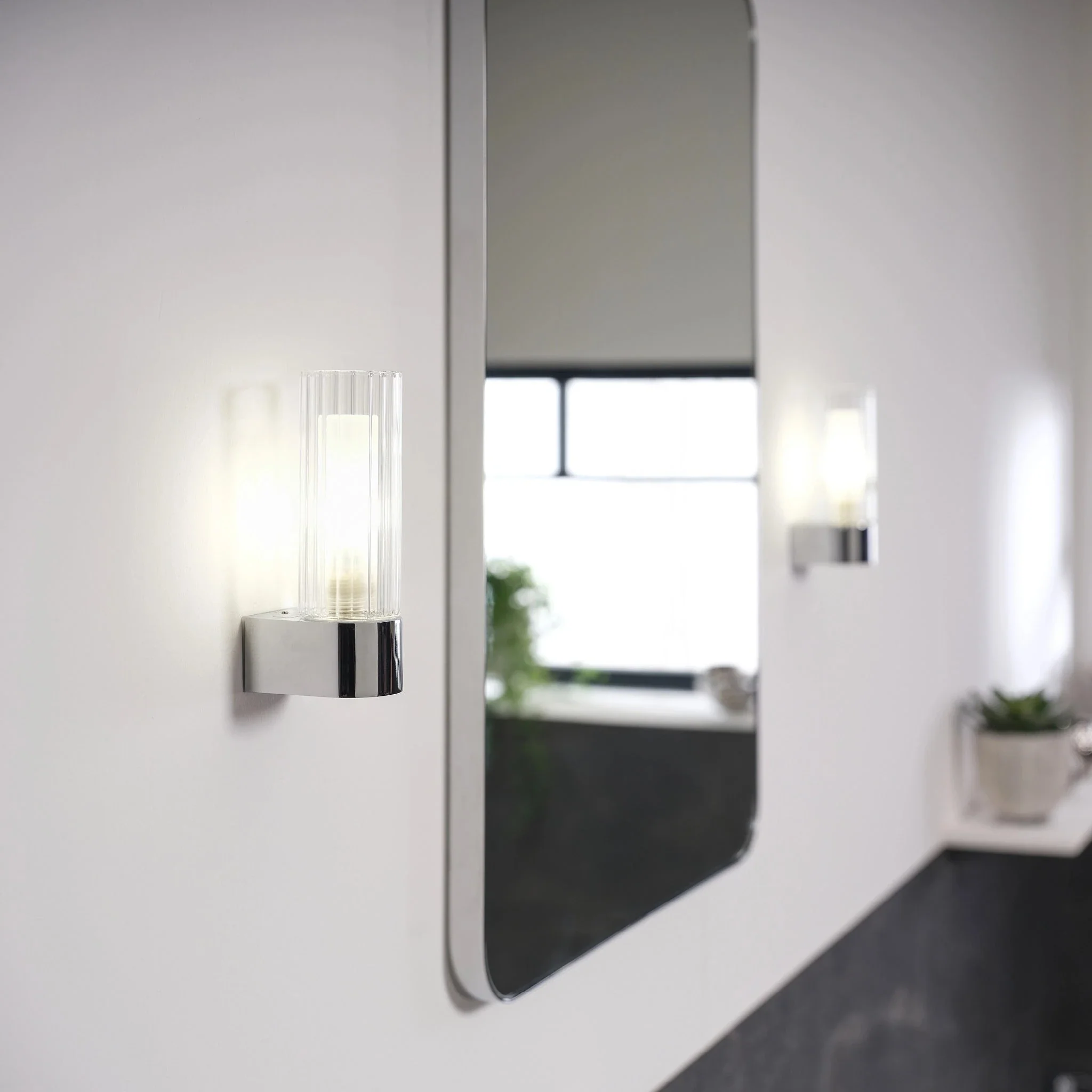 Aulos Single Wall Light - Image 9