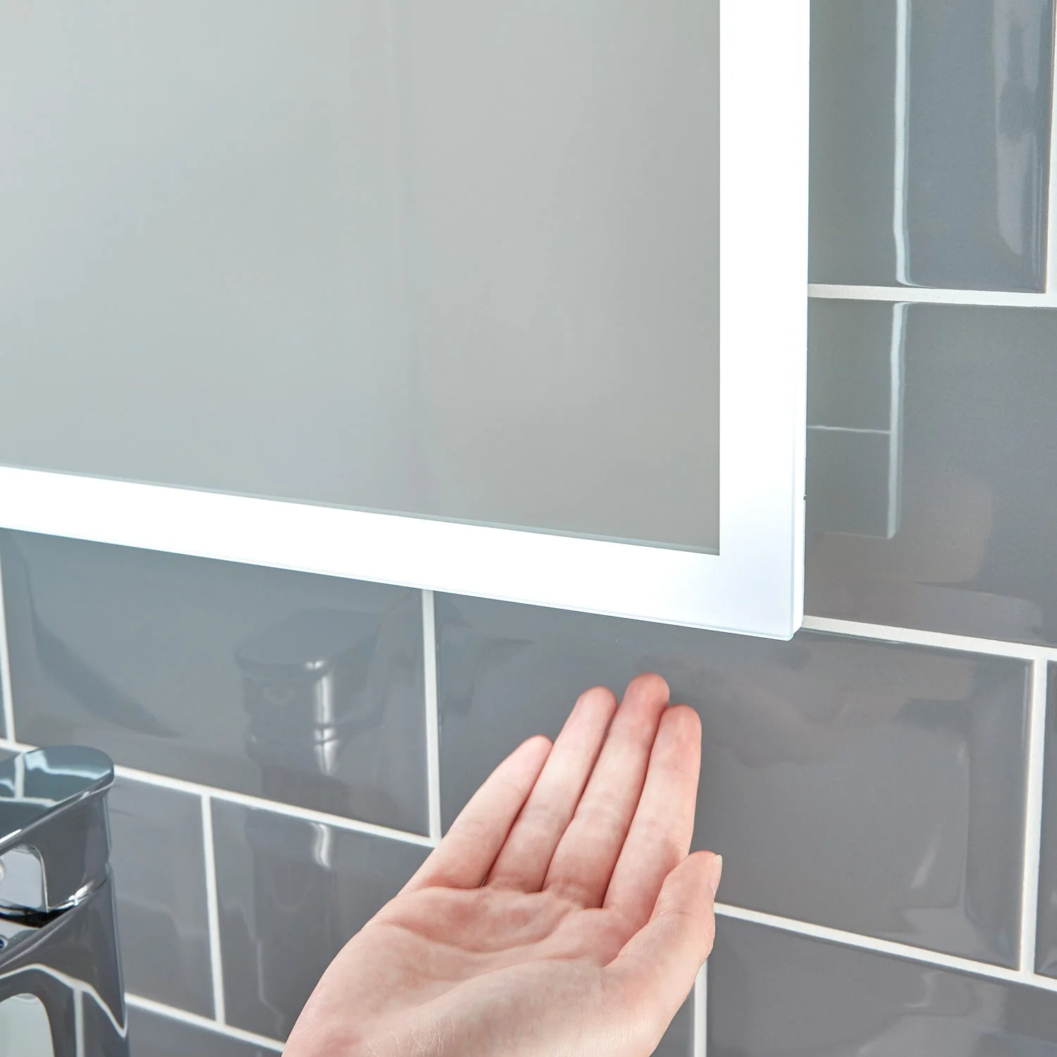 Diaz LED Bathroom Mirror - Image 7