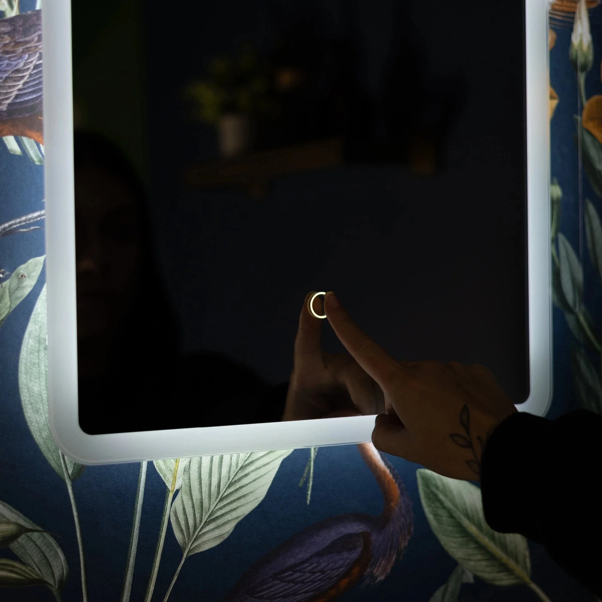 Glendale Curve LED Bathroom Mirror - Image 7