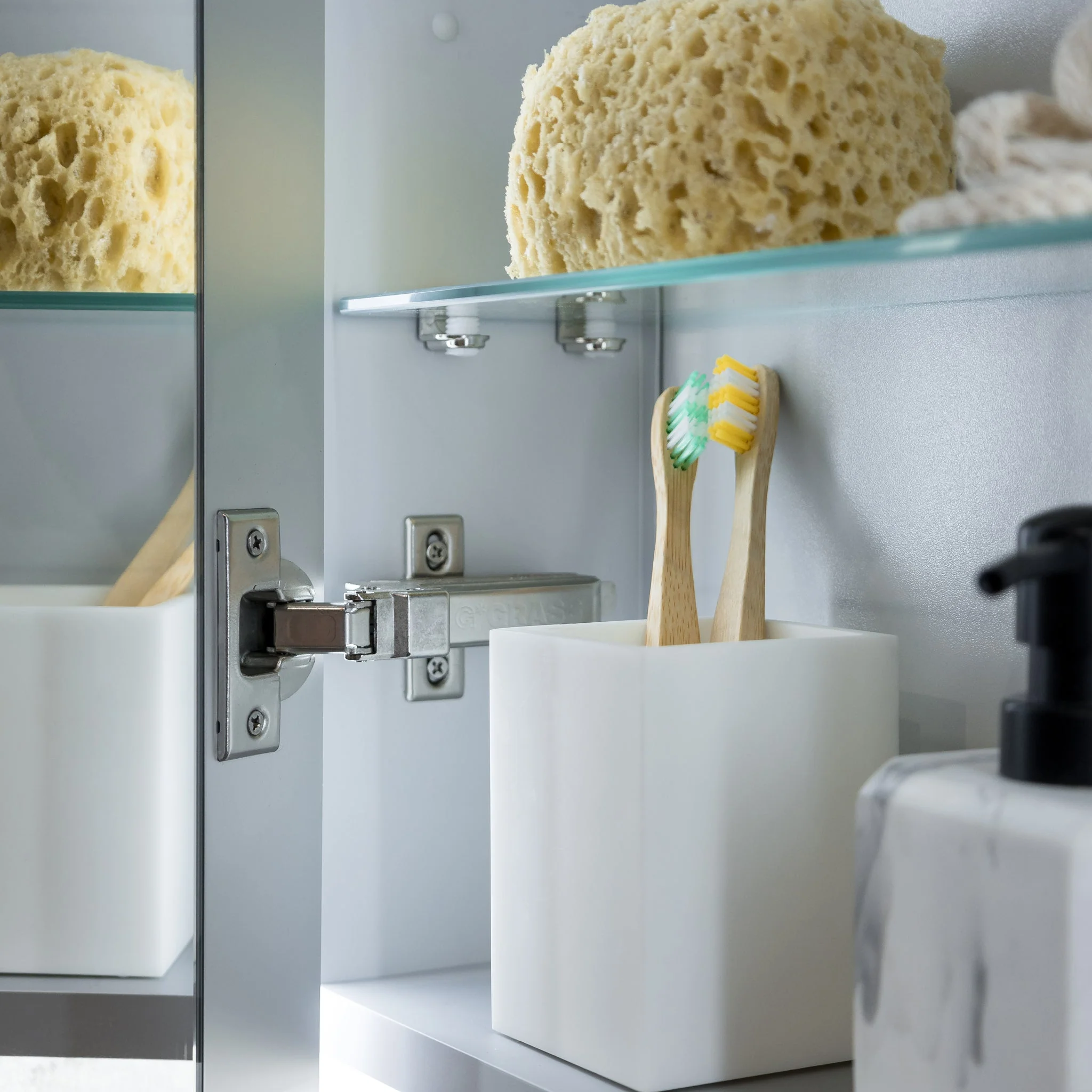 Grace LED Bathroom Mirror Cabinet - Image 17