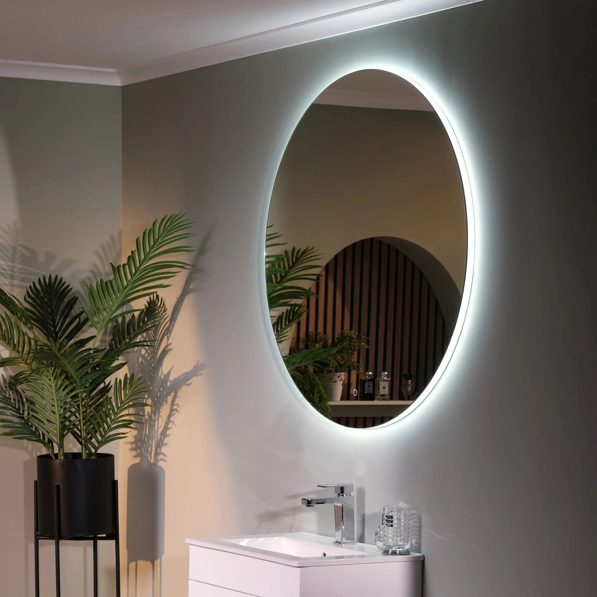 Halo Round LED Bathroom Mirror - Image 14