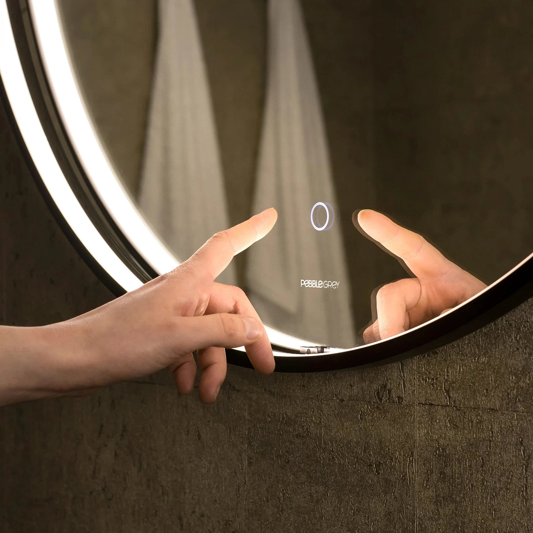 Luna Round LED Bathroom Mirror - Image 4