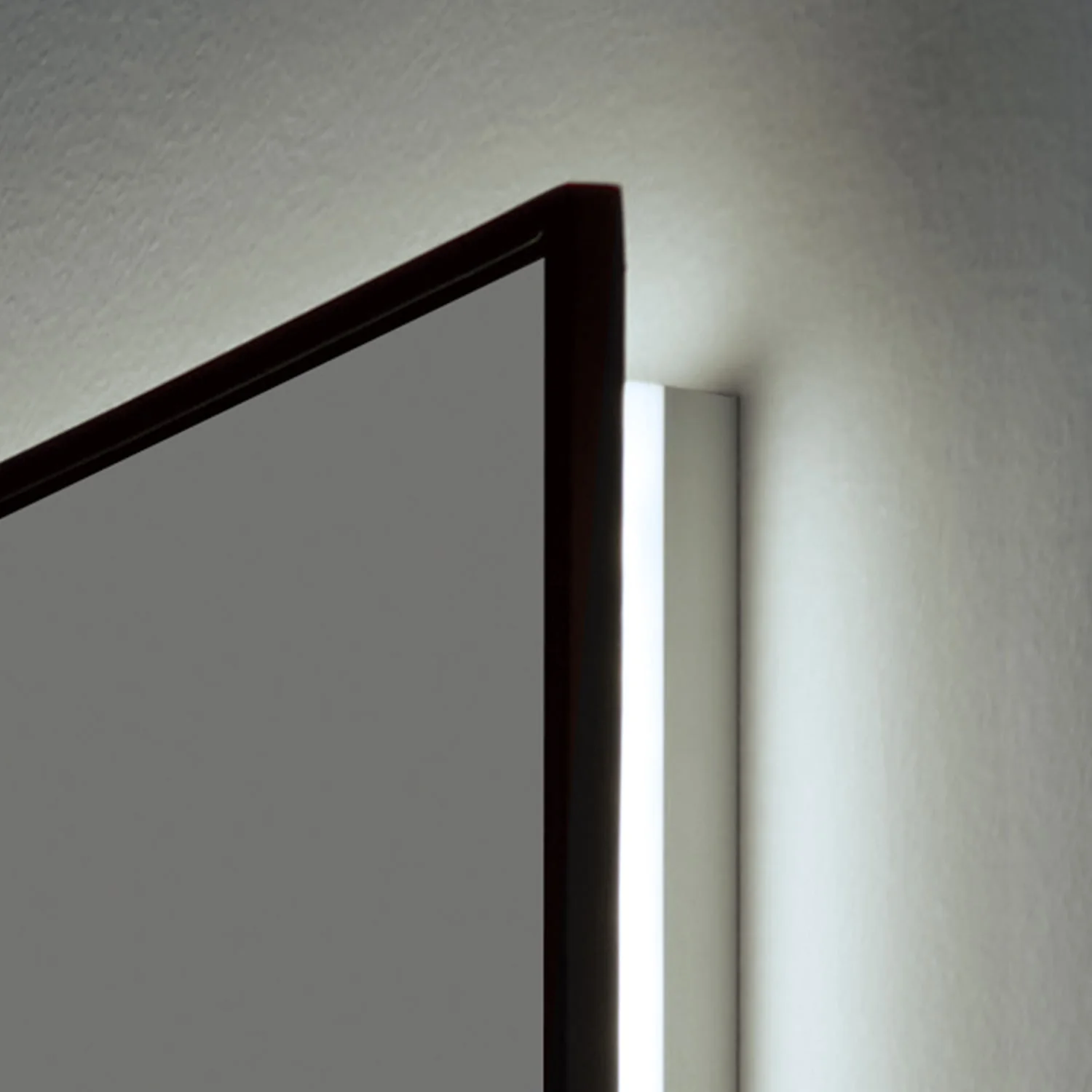Oslo LED Bathroom Mirror - Image 13