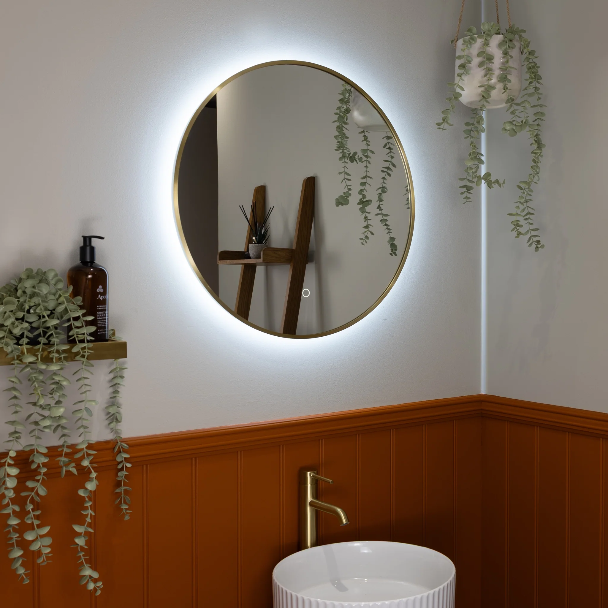Oslo Round LED Bathroom Mirror - Image 15