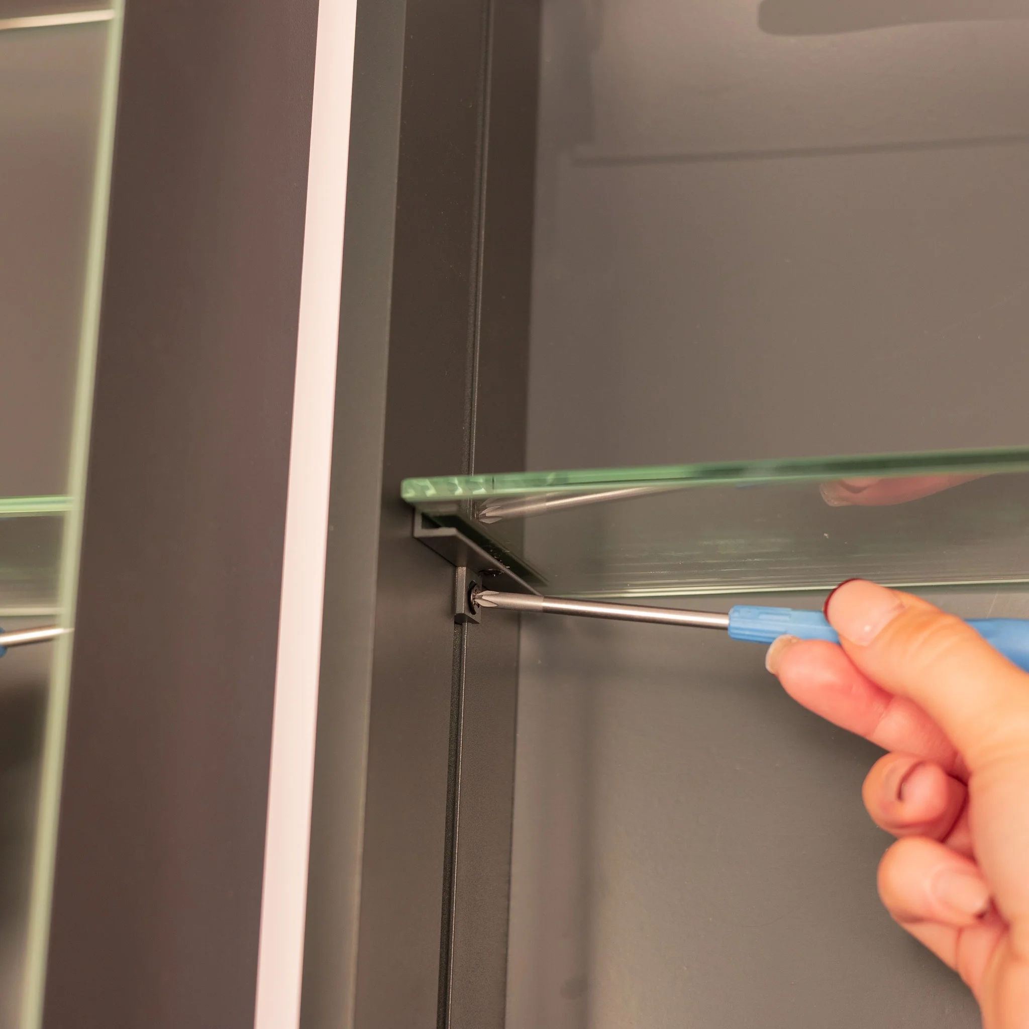 Verve Rechargeable Battery 500x700mm LED Mirror Cabinet - Image 7