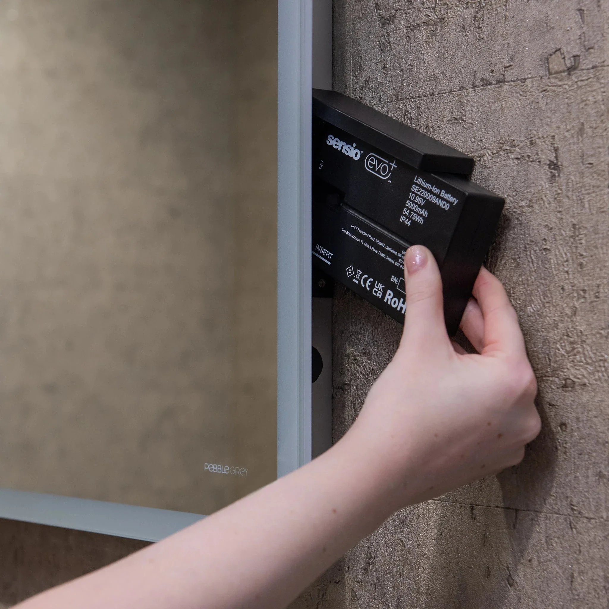 Verve Portrait Rechargeable Battery LED Mirror - Image 11