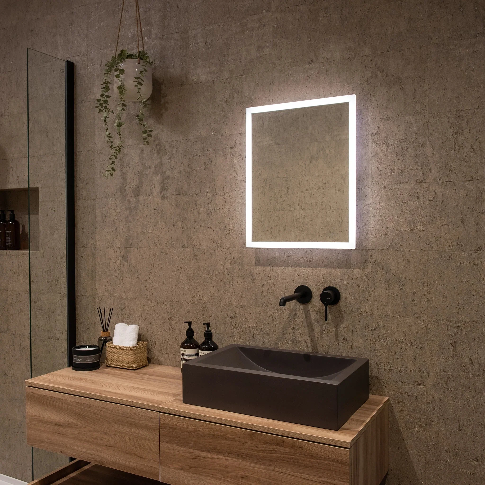 Verve Portrait Rechargeable Battery LED Mirror - Image 4