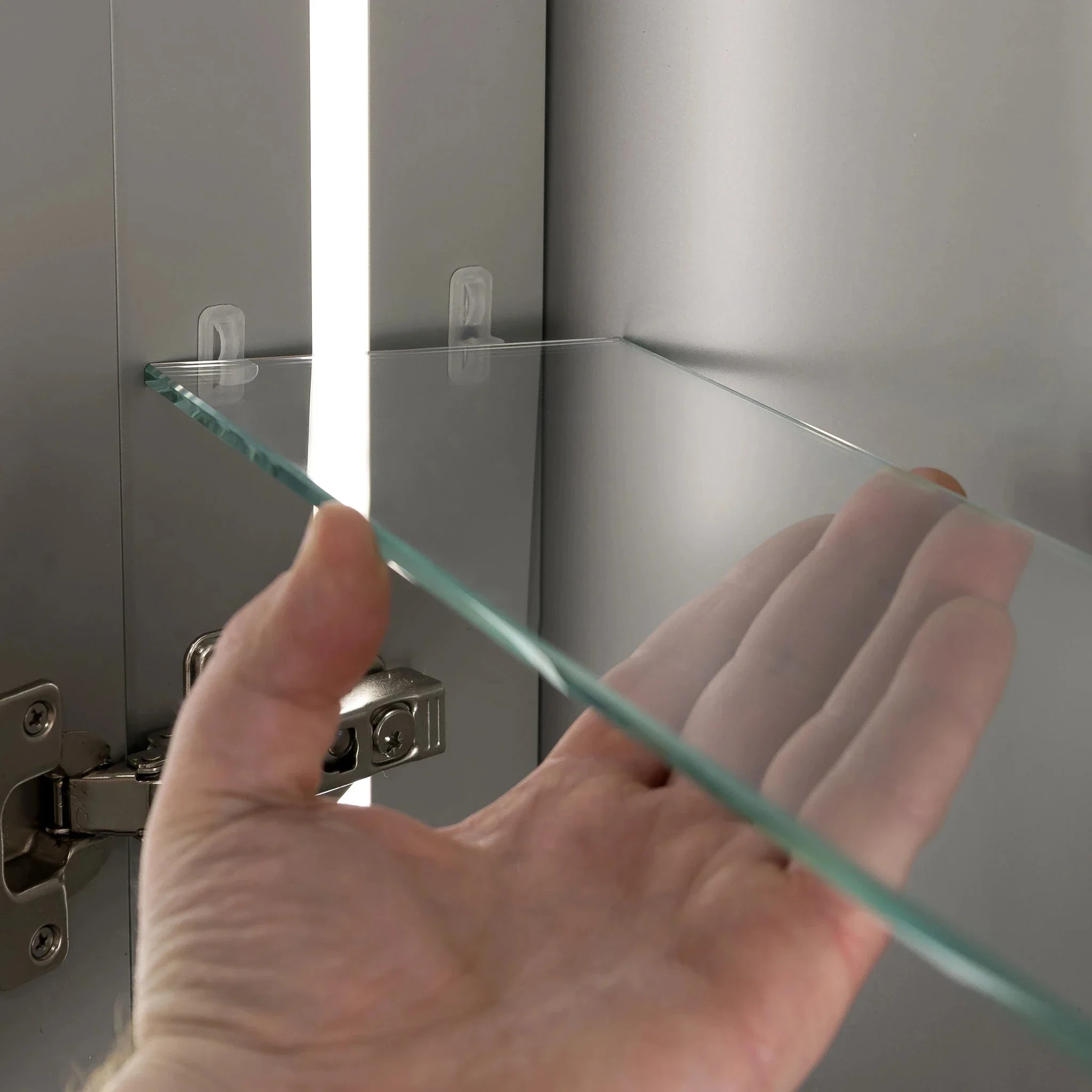 Vista Rechargeable Battery 500x700mm LED Mirror Cabinet - Image 4